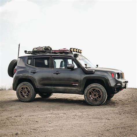 Jeep Renegade in un contesto off-road
