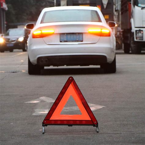 Segnaletica stradale triangolo di emergenza