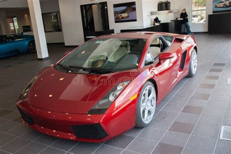 Concessionaria di auto sportive di lusso
