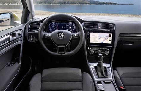 Volkswagen Golf TGI interni con indicatore metano