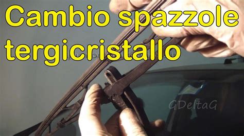 Diagramma che mostra come rimuovere un braccio tergicristallo