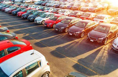 Mercato auto usate con prezzi accessibili