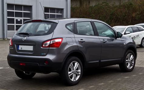 Vista frontale Nissan Qashqai J10