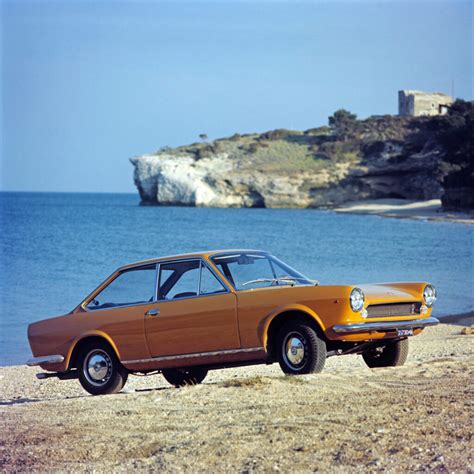 Dettaglio motore Fiat 124 Sport Coupé