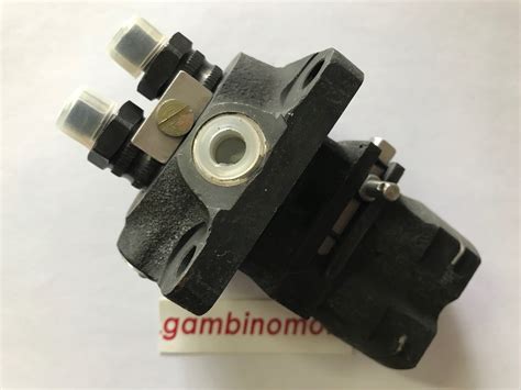 Iniettore pompa gasolio trattore