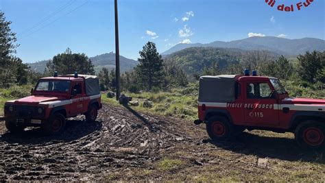 Veicolo 4x4 con ELD attivo su terreno impervio