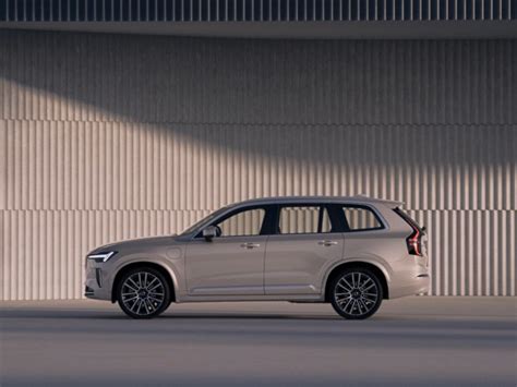 Volvo XC90 in un paesaggio nordico