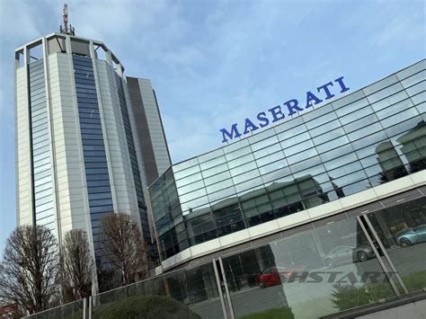 Maserati Ghibli nello stabilimento di Modena