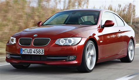 BMW 320d Coupé in primo piano