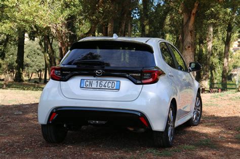 Gamma allestimenti Mazda 2 Hybrid