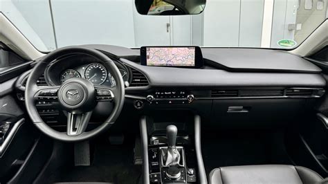 Mazda 3 e-Skyactiv G interni