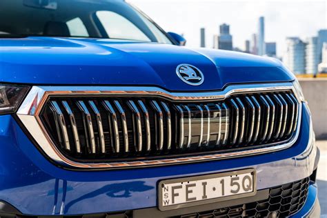 Luci pozzanghera accese su Skoda