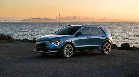 Vista laterale della Kia Niro Plug-in Hybrid