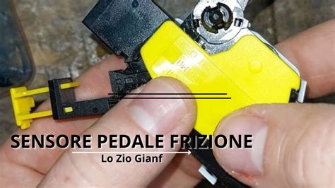 Schema di un pedale frizione con sensore