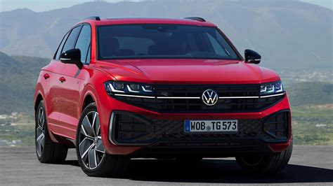 Volkswagen Touareg in autostrada