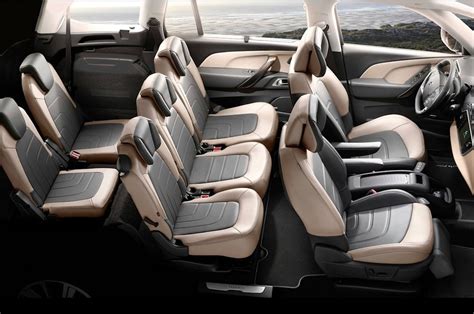 Interni Citroën Grand C4 Picasso con sedili modulabili