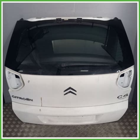 Citroën Grand C4 Picasso posteriore con baule aperto