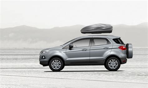 Ford EcoSport con box da tetto