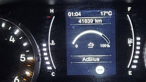 Computer di bordo Opel Crossland X che mostra l'autonomia residua