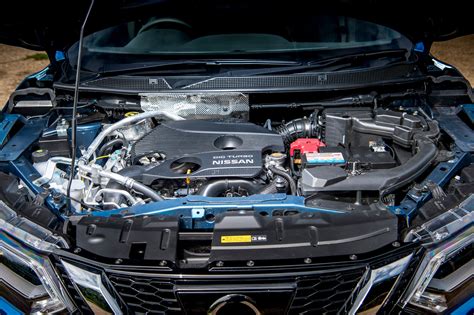 Nissan Qashqai K9K engine bay with engine cover