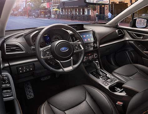 Interni della Subaru XV con cruscotto digitale