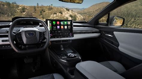 Interni Subaru con schermo infotainment