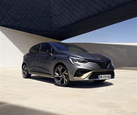 Renault Clio E-TECH Hybrid vista anteriore