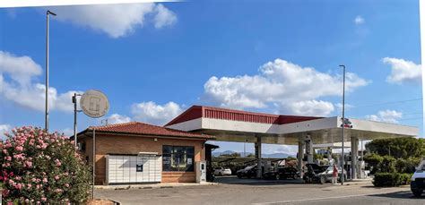 Infografica: Composizione dei costi di un distributore di benzina e fonti di profitto