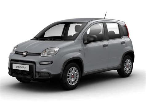 Fiat Panda Ibrida Grigio Moda in un contesto urbano