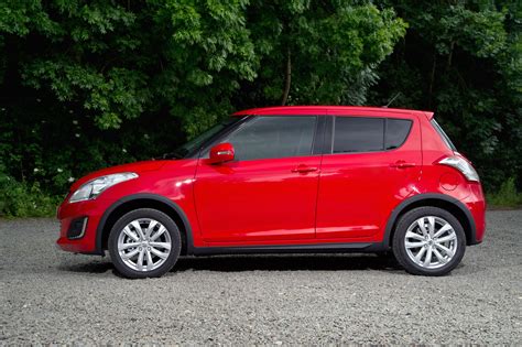Suzuki Swift 1.2 4x4 in curva dinamica