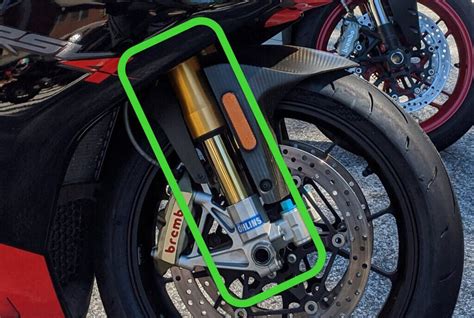 Parti di una forcella di motocicletta