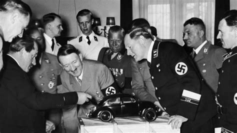 Ferdinand Porsche e Adolf Hitler