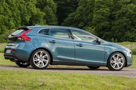 Volvo V40 in officina per tagliando