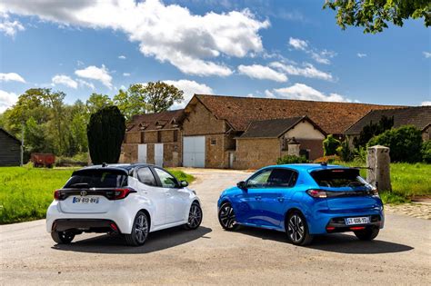 Toyota Yaris e Peugeot 208 affiancate