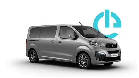 Furgone Peugeot e-Expert Hybrid in un contesto urbano