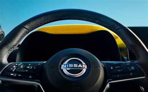 Volante Nissan Juke con comandi