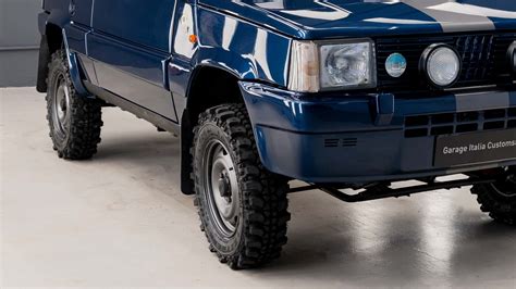 Fiat Panda 4x4 con assetto rialzato in fuoristrada
