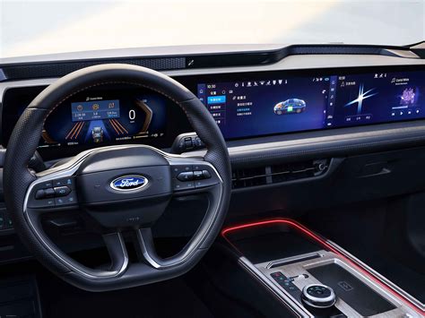 Interni Ford Mondeo Hybrid