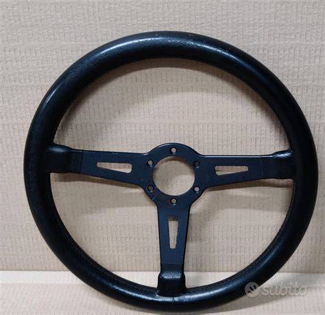 Volante Lancia Delta con indicazione delle ellissi posteriori