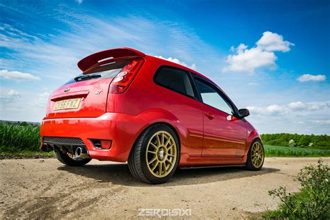Ford Fiesta MK6 rear view