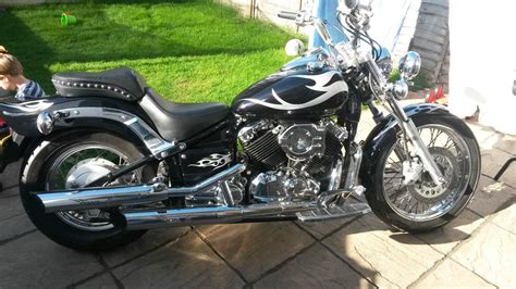 Manubrio Drag Wide montato su una Yamaha Dragstar