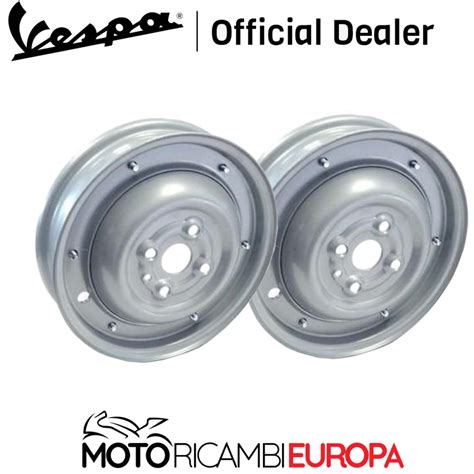 Vespa Special 50 con cerchi da 9 pollici