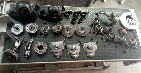 Immagine di vari ricambi Vespa e Lambretta