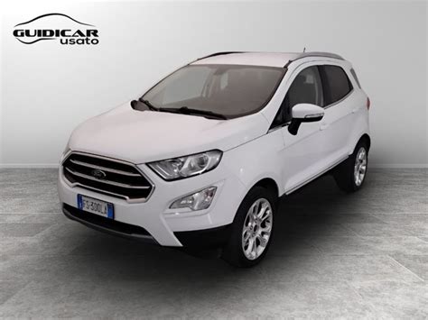 Ford EcoSport in bianco con tetto a contrasto