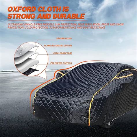 Toyota Yaris Cross coperta da telo antigrandine