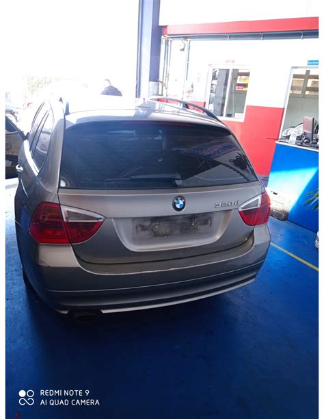 vista posteriore BMW E91 320D