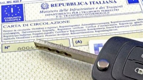 Infografica sulla procedura di aggiornamento della carta di circolazione