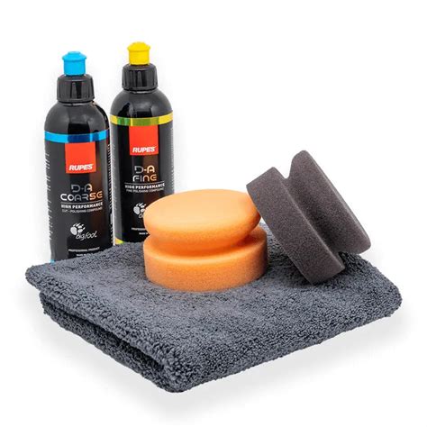 Vari tipi di kit per la lucidatura auto