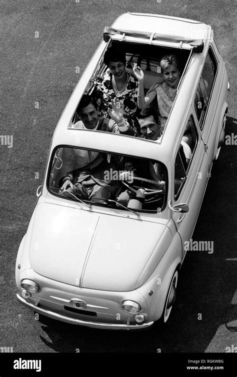 Vista laterale della Fiat 500 Giardiniera