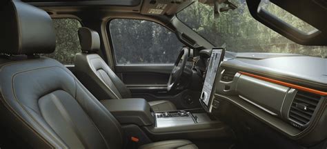 Interni lussuosi di un Ford Expedition